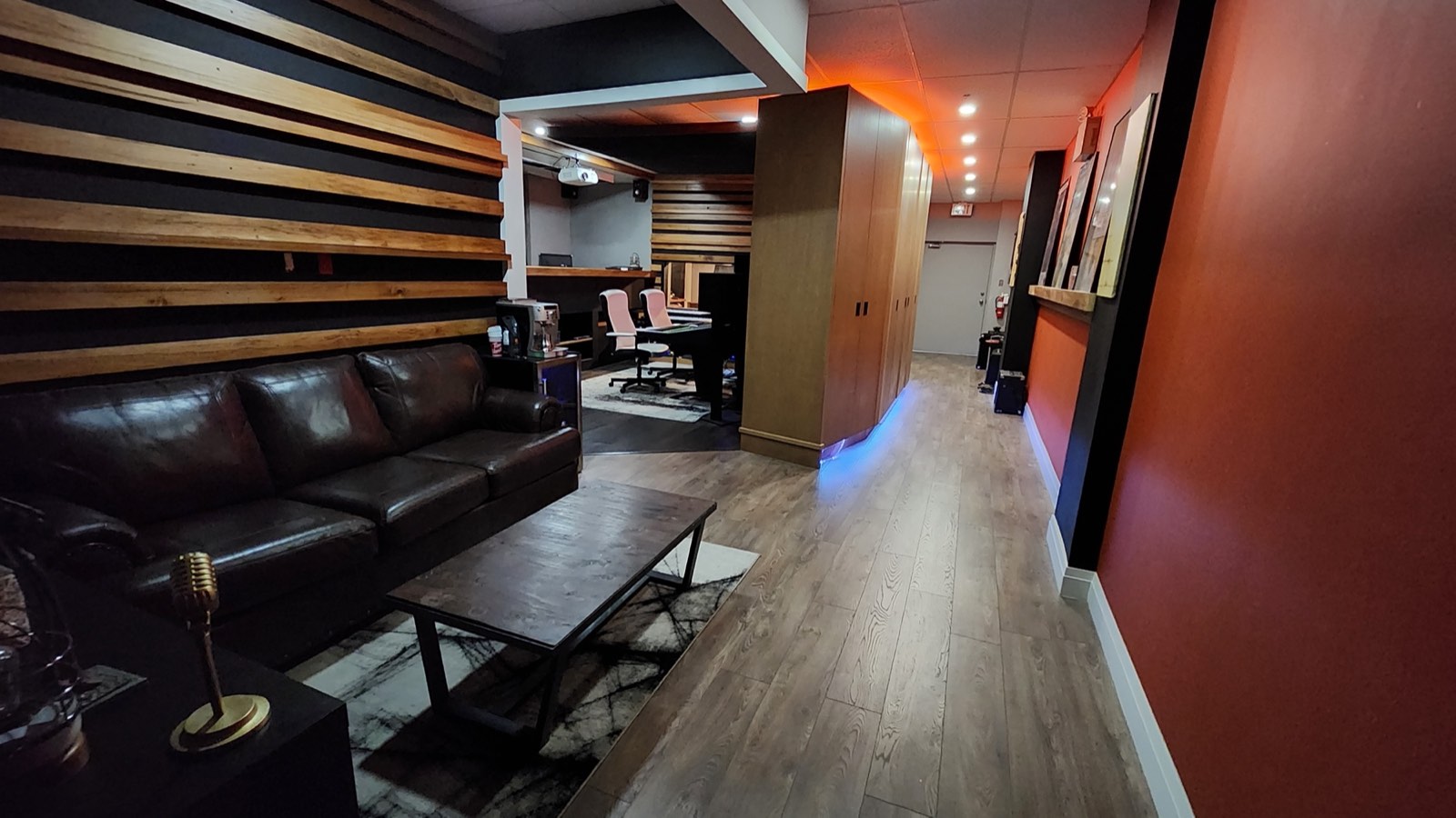 Live Room